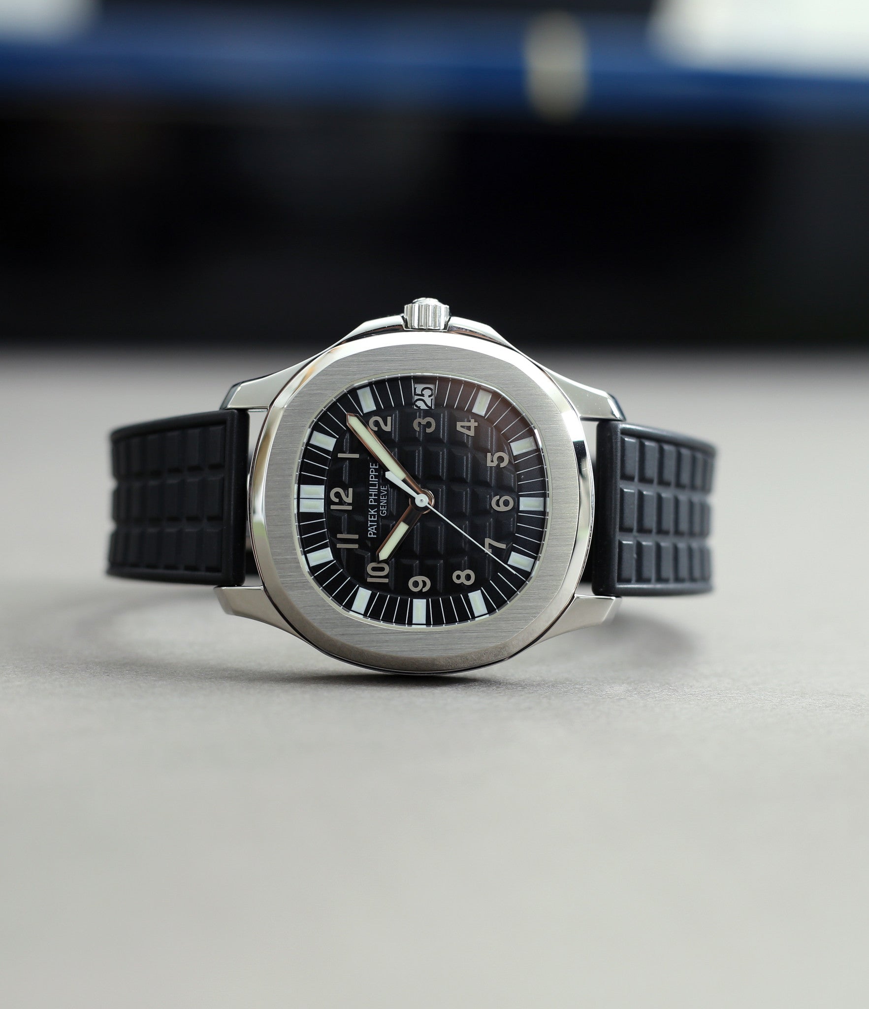 buy Patek Philippe 5065A-001 dicontinued steel automatic Cal. 315 time-only dress watch full set online WATCH XCHANGE LONDON